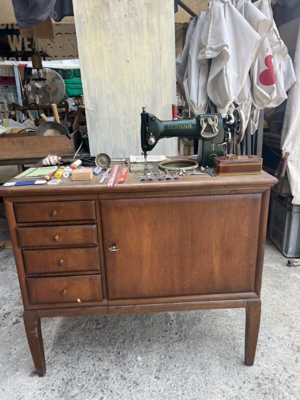 จักรเย็บผ้า BERNINA KL 117 - Image 7