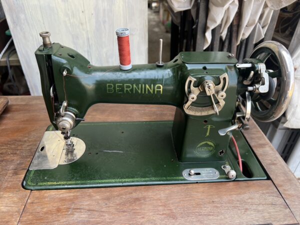 จักรเย็บผ้า BERNINA KL 117