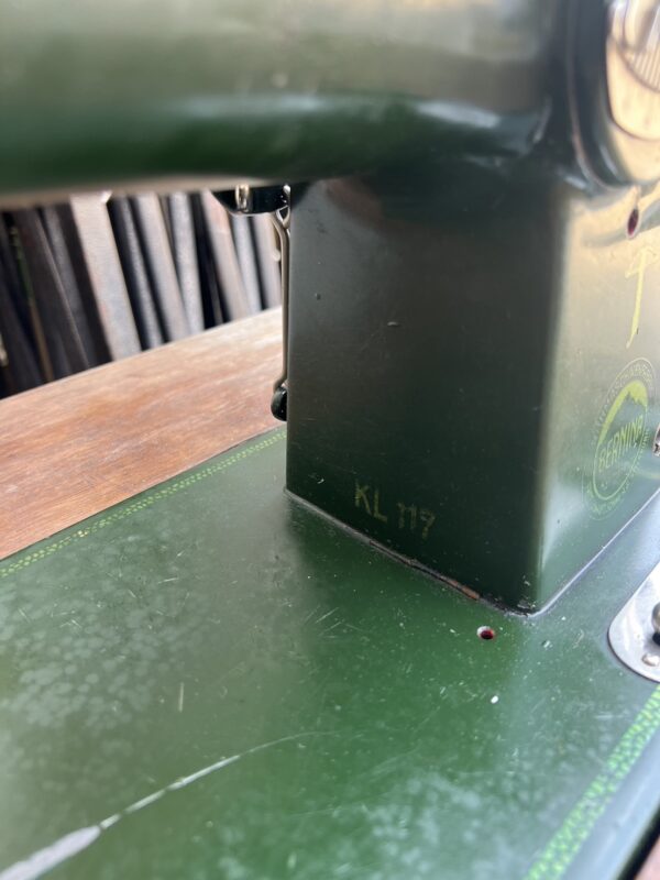 จักรเย็บผ้า BERNINA KL 117 - Image 5