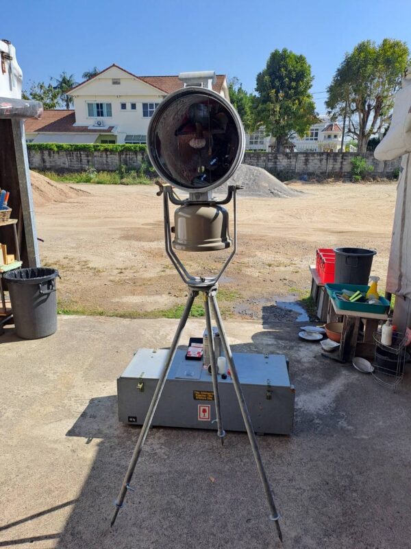 สปอร์ตไลท์ Tilley