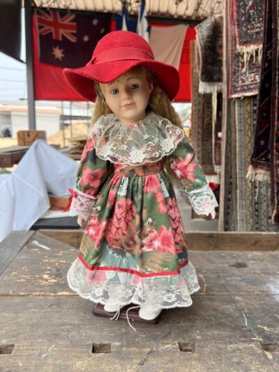 ตุ๊กตาหน้ากระเบื้อง