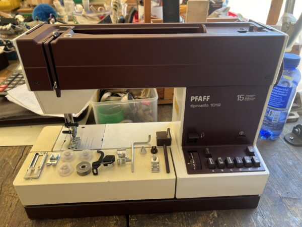 Pfaff Tipmatic 1019 - Image 6