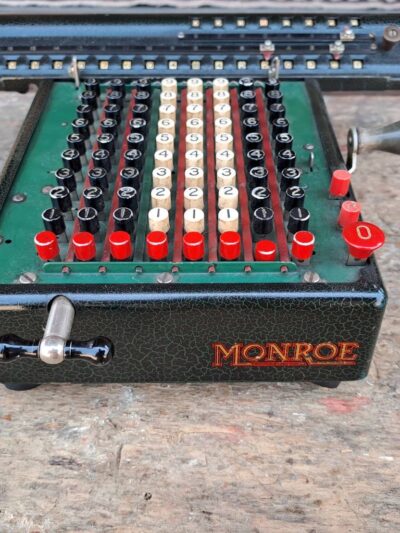 Monroe เครื่องคิดเงินโบราณ