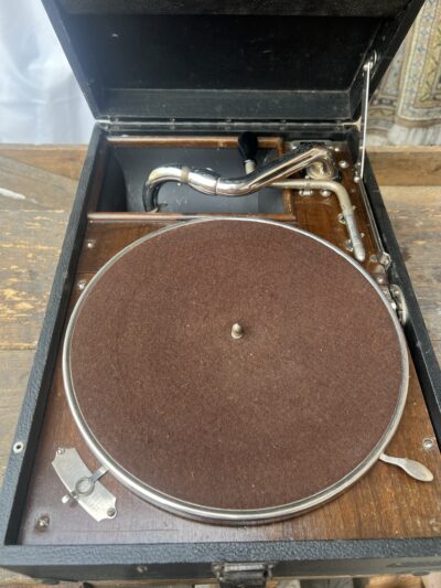 เครื่องเล่นแผ่นเสียง