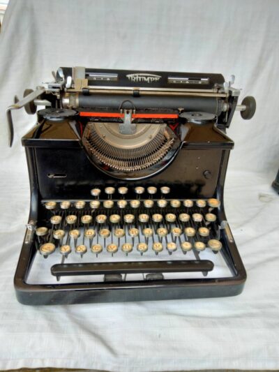 พิมพ์ดีด Triumph