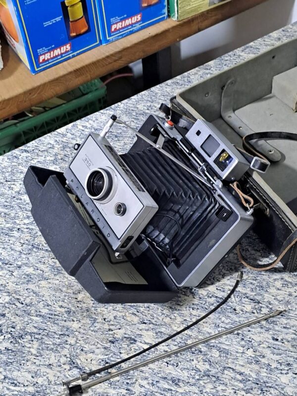 Polaroid 350 - Image 2