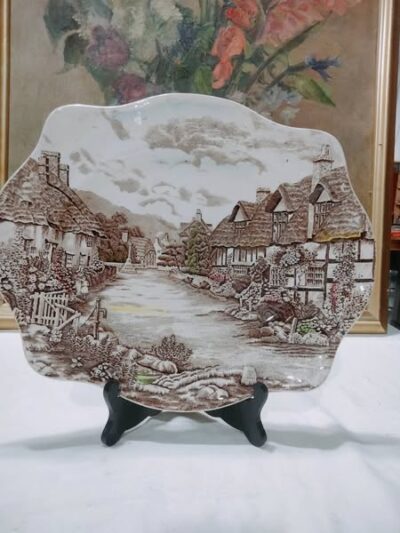 จานสวย งานอังกฤษ สีน้ำตาล