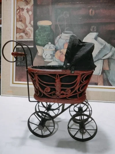 รถเข็นเด็ก เข็นตุ๊กตาโชว์น่ารักๆ