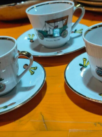 ถ้วยกาแฟ ลายรถโบราณ