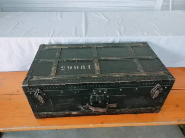 หีบทหารวินเทจ หมายเลขแท้สุดคลาสสิก