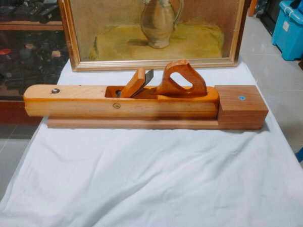 กบไม้ตัวใหญ่ สภาพดีมากใช้งานได้