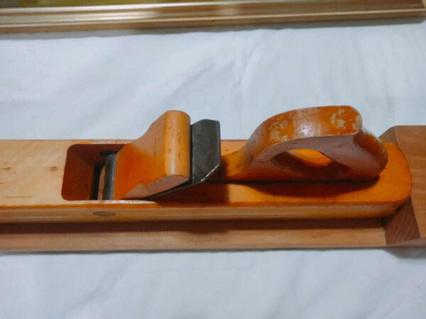 กบไม้ตัวใหญ่ สภาพดีมากใช้งานได้