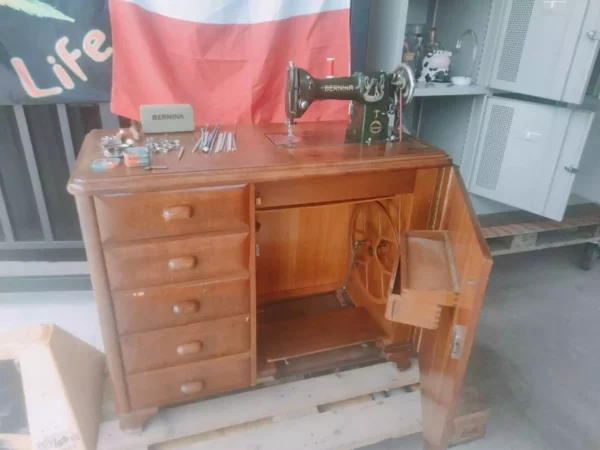 BERNINA 117 สีเขียว