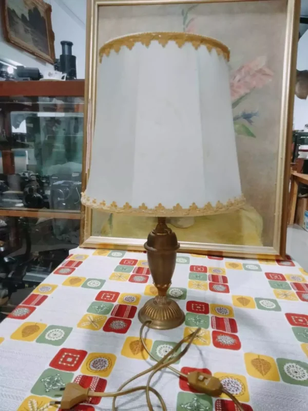 โคมไฟวินเทจฐานทองเหลือง