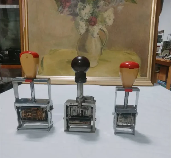 ตรายาง 3 แบบ สายเรโทร