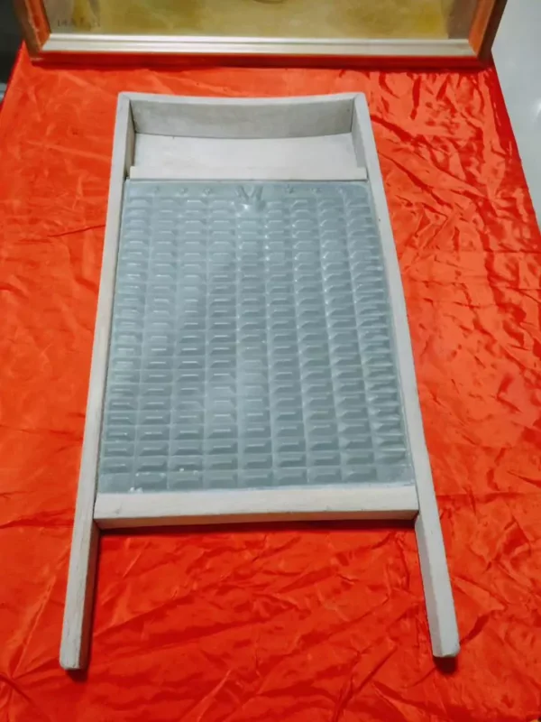 แผ่นซักผ้าโบราณ