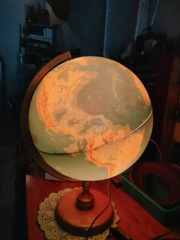 โคมไฟลูกโลกสายคลาสสิก